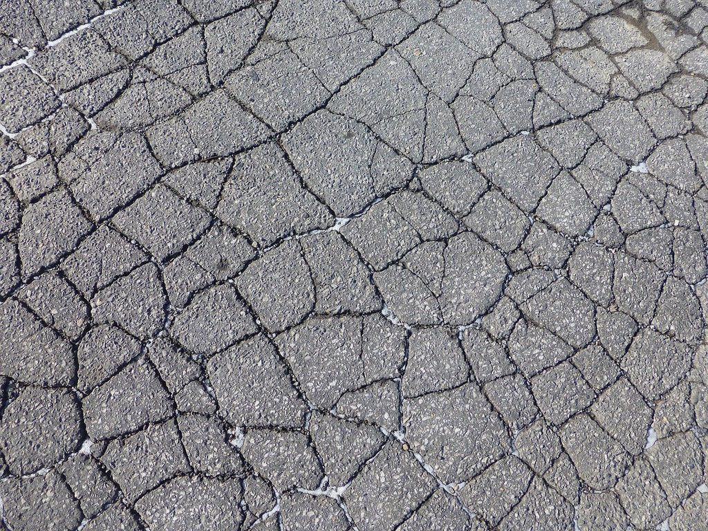 How Much Does It Cost to Repair Asphalt Paving?